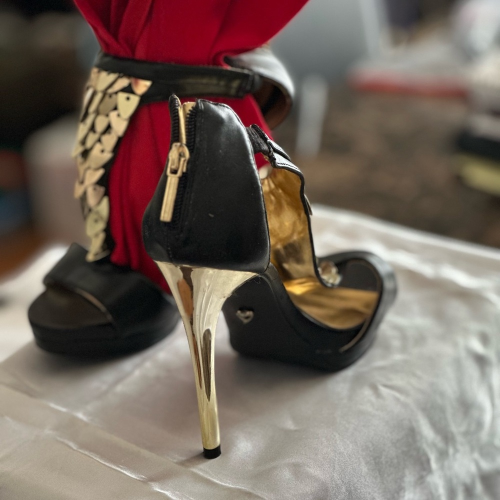 Thalia Sodi, Black Gold Stiletto, Size 5.5